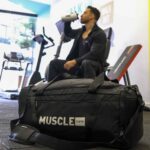 MuscleCloth Glory Silindir Çanta Siyah Beyaz